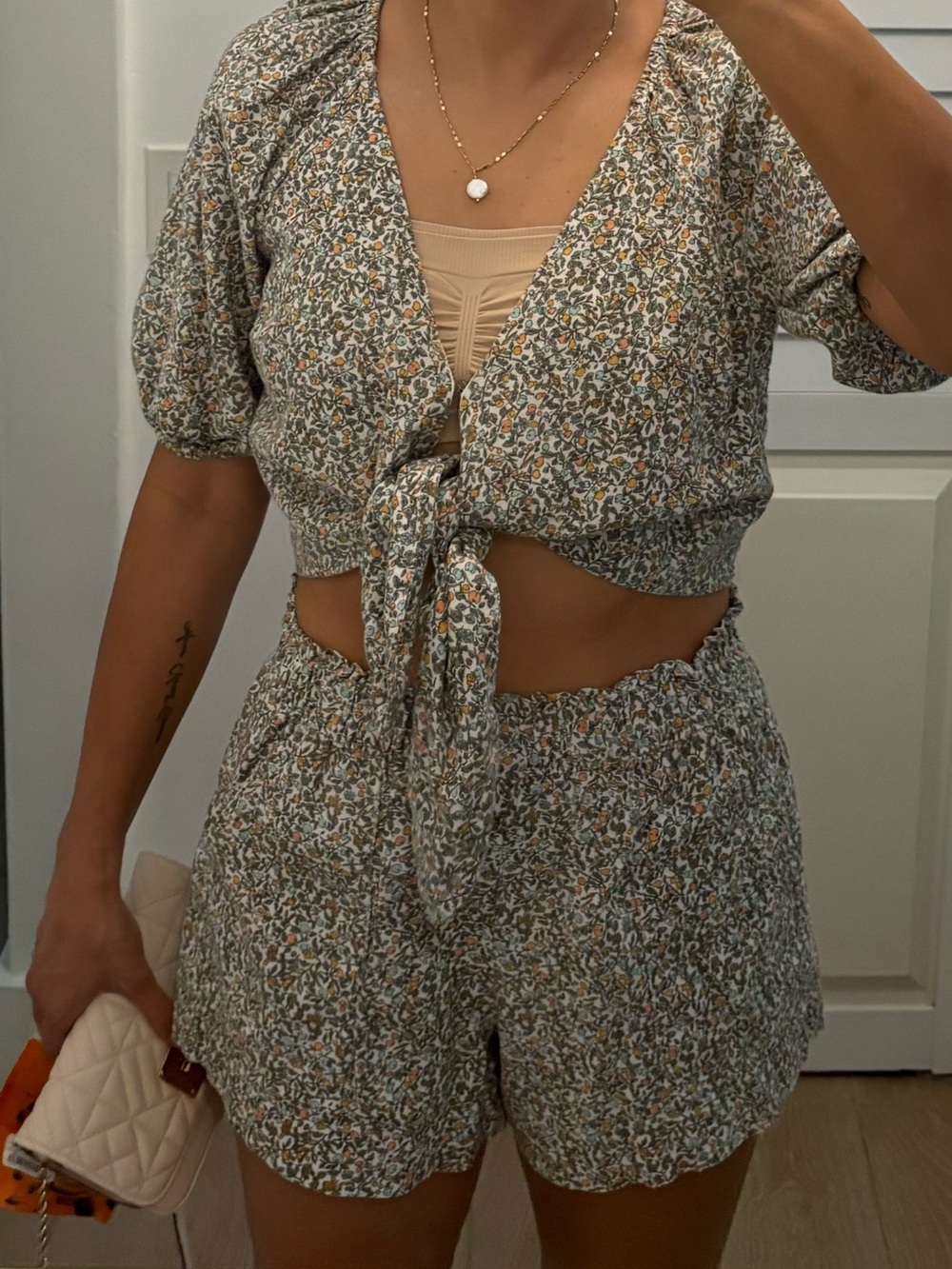 Abercrombie Floral Tie-Front Crop Top & Shorts Set - White/Olive